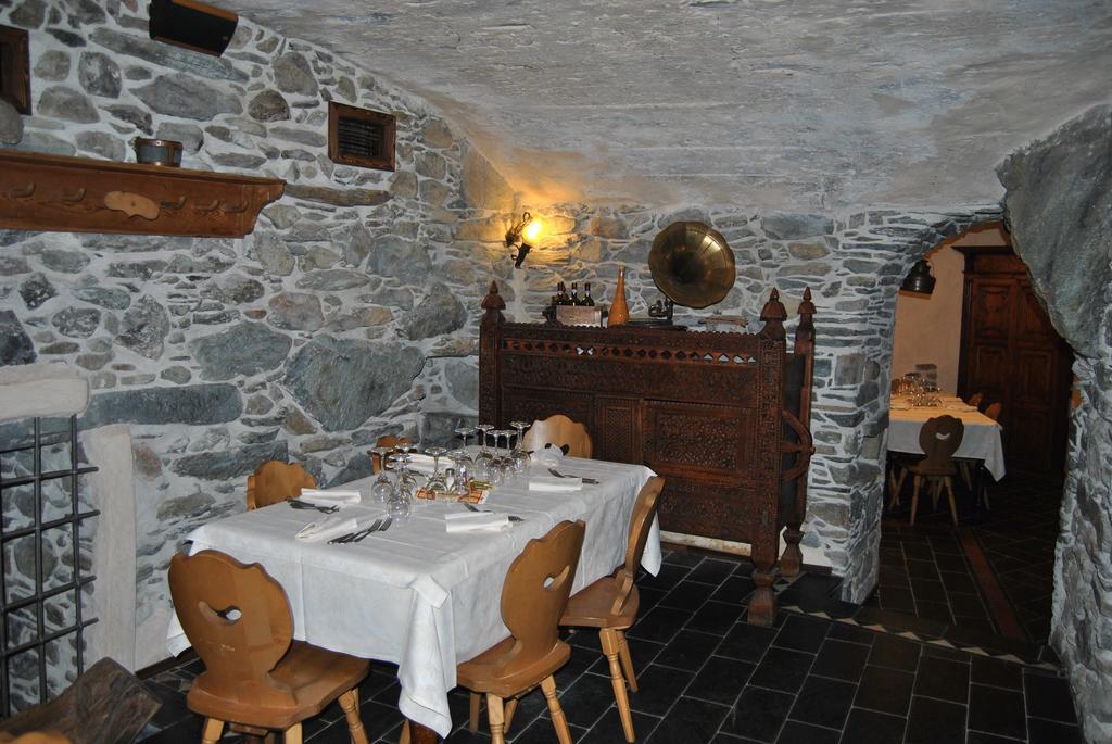Casa Vacanza La Rocca Chiesa in Valmalenco Exterior photo