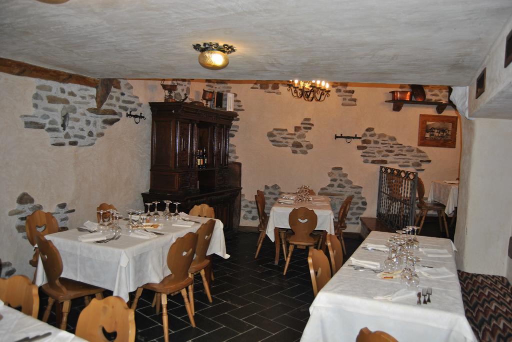 Casa Vacanza La Rocca Chiesa in Valmalenco Exterior photo